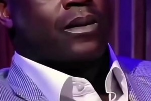 少兒不宜！主持人問奧尼爾??有多長，奧胖竟當眾用鞋子比劃??