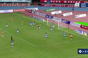 頭槌破門！南京隊(duì)請神克洛澤