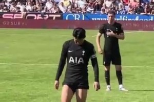 被寄予厚望！名場面：杰克遜下場后掩面而泣，對自己表現(xiàn)十分不滿