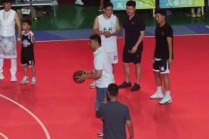 投籃肌肉記憶不會掉！戰(zhàn)神不愧是戰(zhàn)神 現(xiàn)在三分出手依舊百發(fā)百中