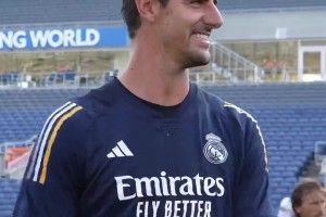 來(lái)看看，看臺(tái)視角看C羅罰任意球是種怎樣的體驗(yàn)？