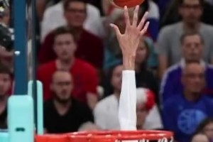 相當(dāng)恐怖！有人拍下文班亞馬蓋帽的一瞬間，幾乎大半只手臂都要超框了