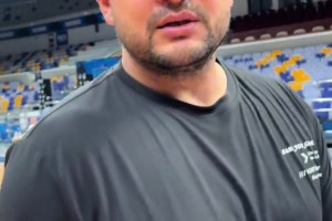 來搞笑的！91年34歲的中年肥胖西熱力江單挑秀了一記喀什步