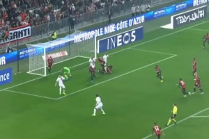 你有100種射門(mén)方式！門(mén)將只需撲救！門(mén)將：我現(xiàn)在強(qiáng)得可怕！