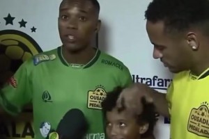 無(wú)處安放的小手~羅德里戈你把持不住的，這女友也太會(huì)吸引了??