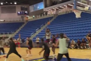 往組織發(fā)展？阿門這控運和傳球越來越純熟了