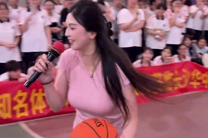 當我跟我老婆說用奧尼爾投進三分給她一百塊時...