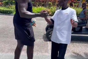 感覺奧尼爾又瘦了好多！而且他的腿竟然這么細！