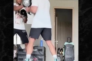 字母哥和老婆練拳擊 還聘請了拳擊教練 這是防身做準(zhǔn)備？