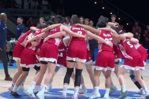 熱血沸騰！中國大學(xué)生女籃完勝美國奪冠 恭喜姑娘們??