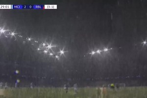 隨機(jī)刷新天氣！英超的雨雪，西甲的晚霞！別有一番氛圍的足球！