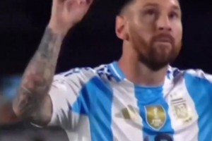 德保羅癡癡望著梅西，韓國解說：梅西老婆也做不出這樣的表情??