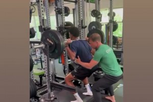 猛練力量??！克里斯蒂社媒曬休賽期訓(xùn)練片段！新賽季能起飛嗎？