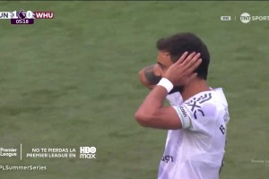 阿雷奧拉撲救失誤放倒海文送點！B費主罰點球輕松命中！