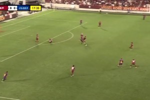 牛X！佩德里這個轉身直接把神戶球員晃倒??