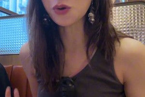 退錢姐現(xiàn)在這么漂亮啊，還在茶餐廳吃飯遇到了索博和柯爾克茲??