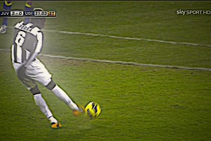 任何位置來球直接凌空就打！C羅這射術(shù)，絕對的歷史第一檔！