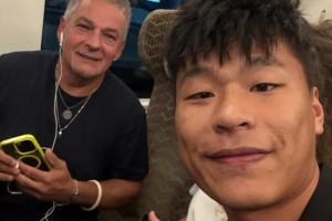 ??這也太幸運了吧！球迷坐高鐵偶遇巴喬和卡洛斯！