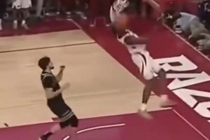 進輪換？湖人36號秀阿杜-蒂耶羅這風(fēng)車暴扣??身體素質(zhì)炸裂啊