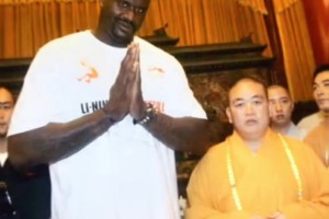 奧尼爾在節(jié)目中展示少林功夫 曾拜訪釋永信