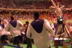 21年啦！04年詹姆斯入選美國(guó)男籃的時(shí)候，真是一副青澀面孔