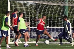 備戰(zhàn)！國米球迷：看上去勞塔羅在訓(xùn)練場上的腳風(fēng)還是蠻順的??