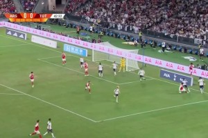 這還是后衛(wèi)嗎？羅梅羅穿襠戲耍哈弗茨??