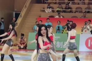 溫州果然有錢啊，在浙BA的拉拉隊(duì)都是最頂?shù)? >
                                        </div>
                                    </div>
                                                                        <div   id=