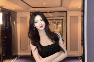 這是要去見登哥嗎？美女登密盼盼的一身紅色禮服御姐風~