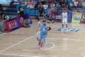 15號(hào)有點(diǎn)東西！從落后21分到反超3分 用一招鮮吃遍天