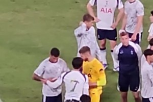 原來早已決定離開！孫興慜上一場賽后幾番推脫不愿戴上隊長袖標(biāo)