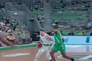 田中心十五歲時(shí)的訓(xùn)練視頻，主要就是練基本功