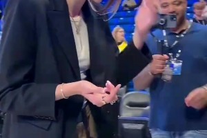 連杜蘭特都要停下來多看兩眼的大長腿美女??