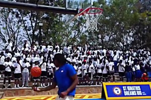 他來(lái)了！他來(lái)了！??