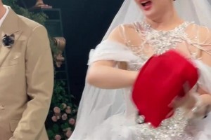 什么水平??曼聯(lián)女球迷結(jié)婚，婚禮播放曼聯(lián)隊歌