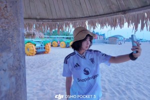 問題來了！是曼聯(lián)新款客場球衣好看，還是小姐姐好看