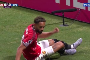 曼聯(lián)連續(xù)配合進攻！阿瑪?shù)滤兔顐鲙炷醽喭鄙淦觯? >
                                        </div>
                                    </div>
                                                                        <div   id=