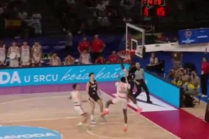 這大長(zhǎng)腿！周玲安曬自己攜哈登中國(guó)行參加活動(dòng)