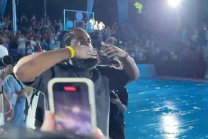 巴特勒中國(guó)行香港站，成龍親自傳授功夫...