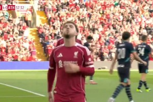 努涅斯禁區(qū)內(nèi)送助攻！埃利奧特爆射破門！利物浦4-0領(lǐng)先畢爾巴鄂