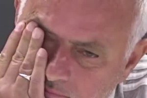 真情流露！穆里尼奧發(fā)布會落淚悼念愛徒科斯塔??