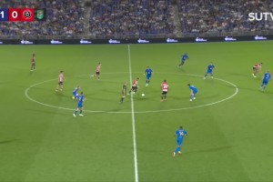 致敬貝克漢姆！謝聯(lián)球員哈默爾中圈吊射打出美妙世界波??