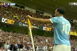 又是一個(gè)高級(jí)貨？謝爾基弧頂右腳貼地?cái)?，曼?-0領(lǐng)先狼隊(duì)！