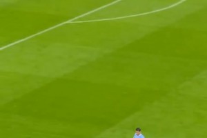 這才是真正的足球！球員：我記得你，你戰(zhàn)勝過死神！