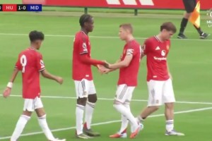 15歲小魯尼打進曼聯(lián)U18首球，但風頭被14歲妖星隊友蓋過