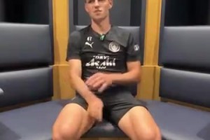 福登：德布勞內(nèi)是球隊落后時能扛著球隊走的人，是球場上的領(lǐng)袖！