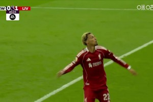 埃基蒂克推射死角破門！詹俊大喊：三場(chǎng)三球，神鋒降臨！