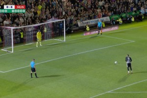 曼聯(lián)被淘汰！點(diǎn)球大戰(zhàn)第13輪，姆伯姆點(diǎn)球擊中橫梁彈出