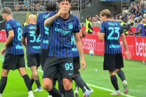 判若兩人！網(wǎng)友曬奧納納國米賣家秀和曼聯(lián)買家秀??