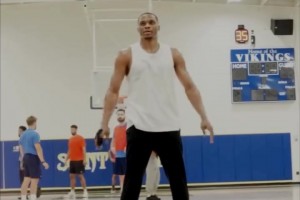 詼諧！當(dāng)你對(duì)生活失去希望，就看看本特克此前技巧賽的凌空射門！